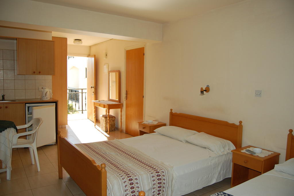 Nicos & Olympia Apartments Polis Zimmer foto