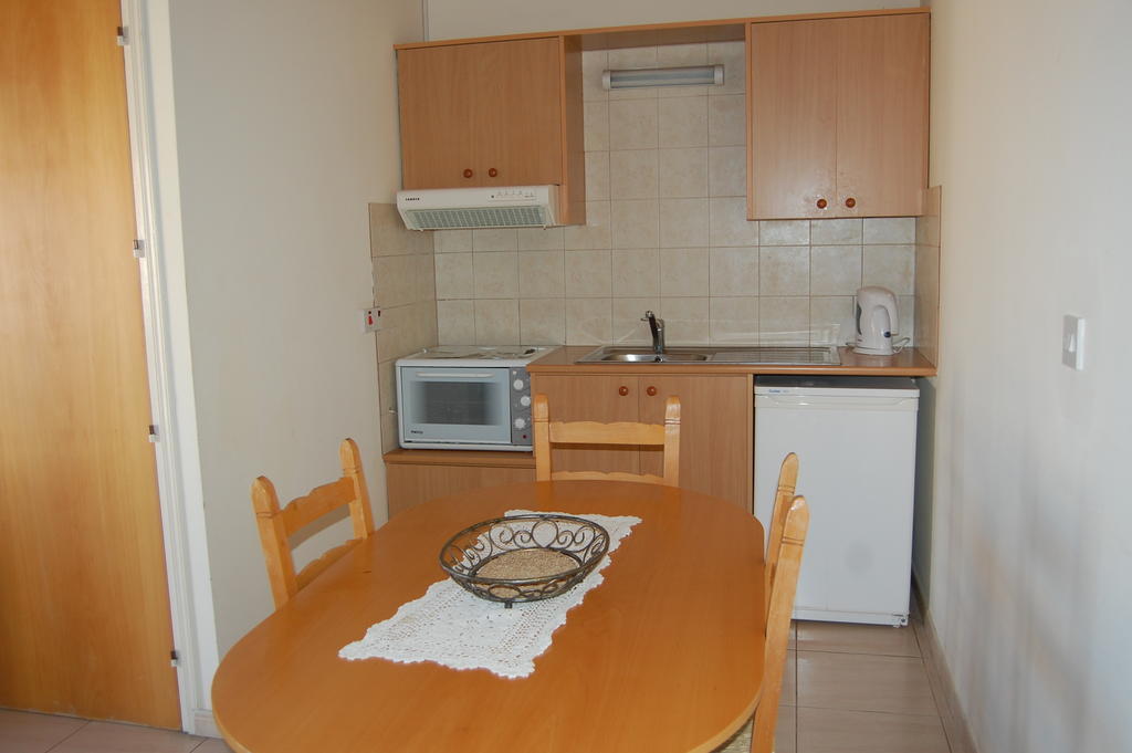 Nicos & Olympia Apartments Polis Zimmer foto